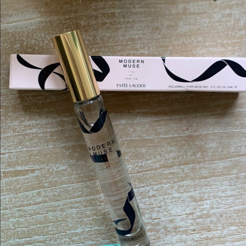 Estee Lauder Modern Muse Rollerball